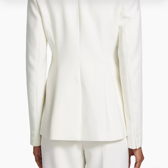 Favorite Daughter

The Favorite Blazer - Picture 2 of 5